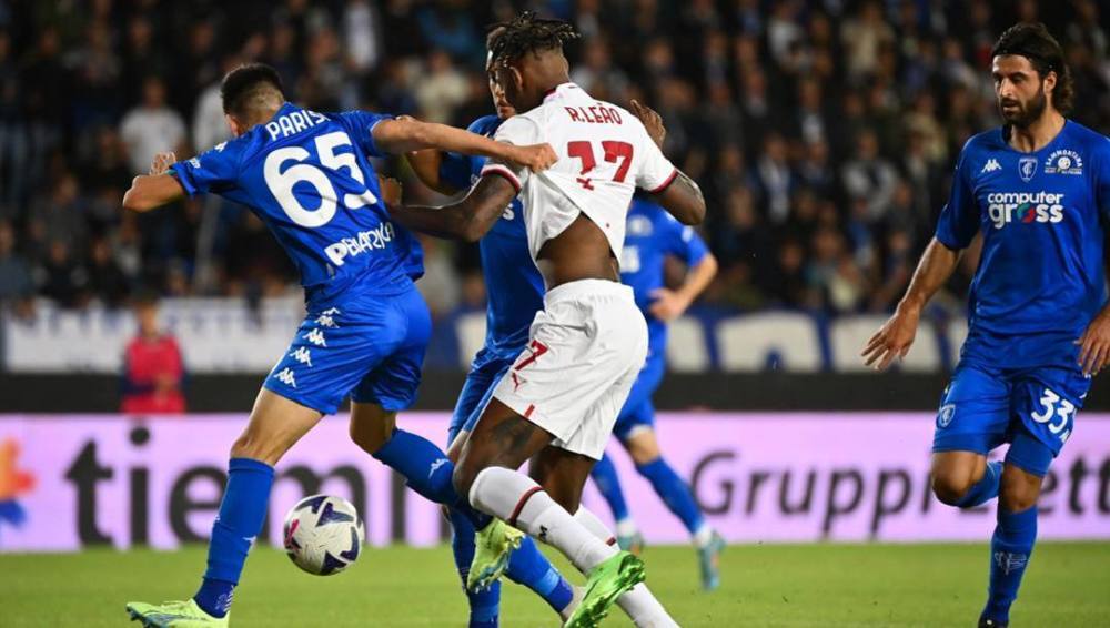 教练场边指 教练场边指