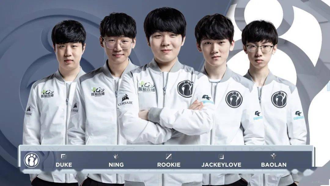 业的足球训 业的足球训